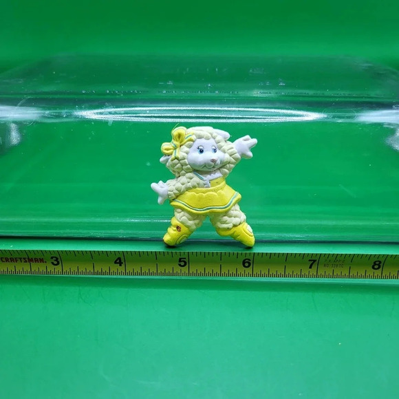 1985 Get Along Gang Refrigerator Magnet Woolma Lamb American Greetings Vtg PVC - Picture 4 of 4